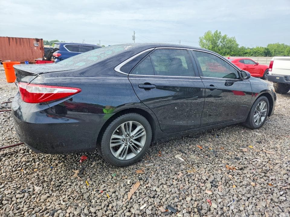 2017 TOYOTA CAMRY SE 3
