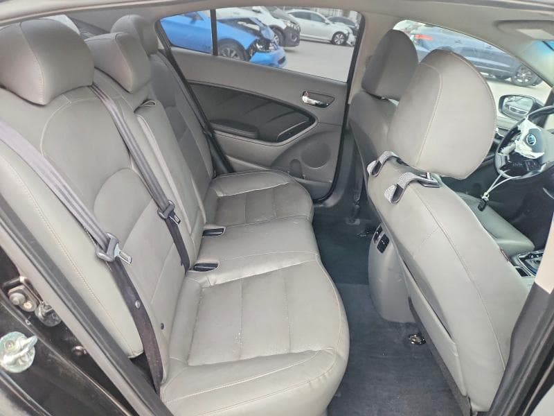 2017 KIA FORTE EX 10