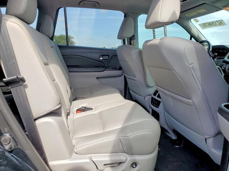 2017 HONDA PILOT EXL 11