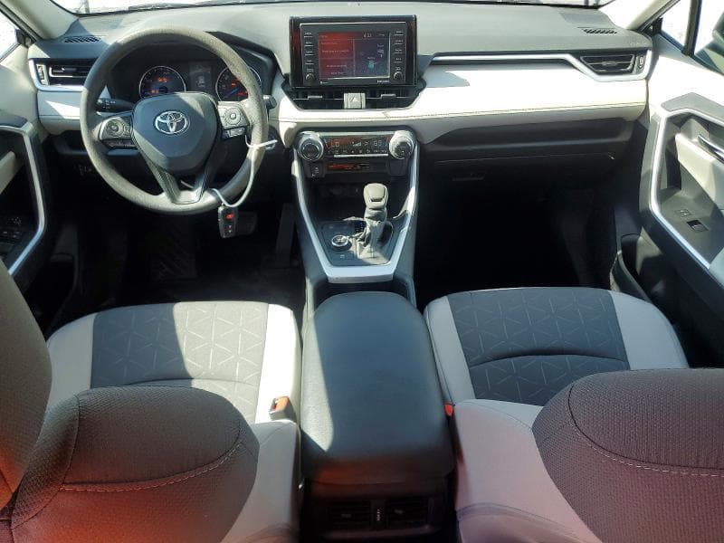 2022 TOYOTA RAV4 XLE 8