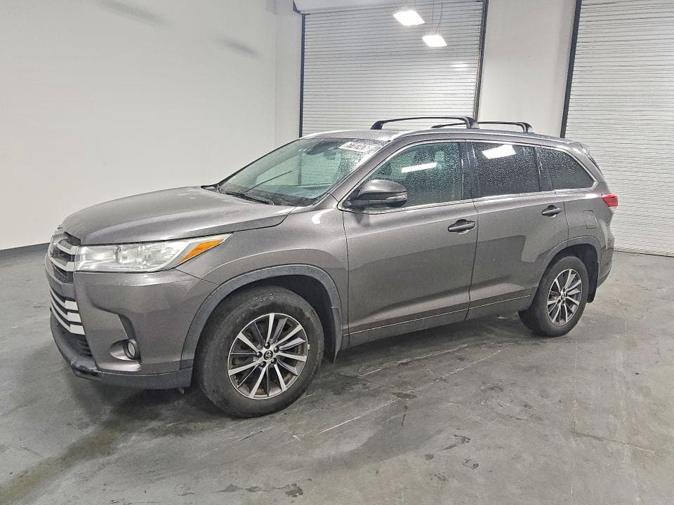 2018 TOYOTA HIGHLANDER XLE - 1