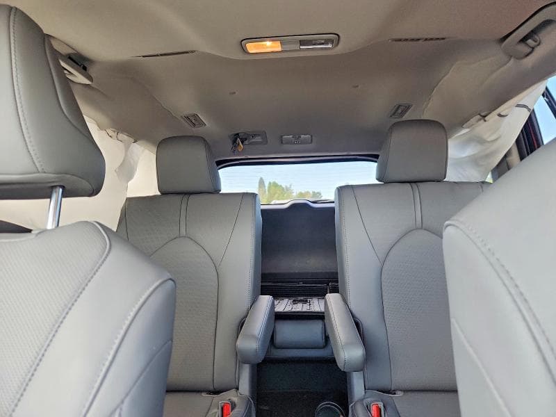 2026 TOYOTA HIGHLANDER HYBRID LIMITED 10