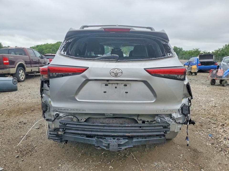 2022 TOYOTA HIGHLANDER XLE 6