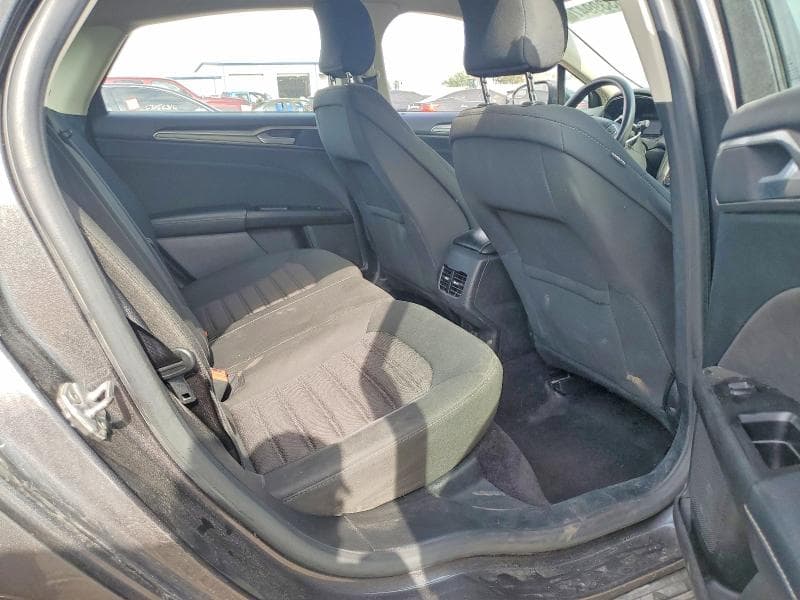 2017 FORD FUSION SE 10