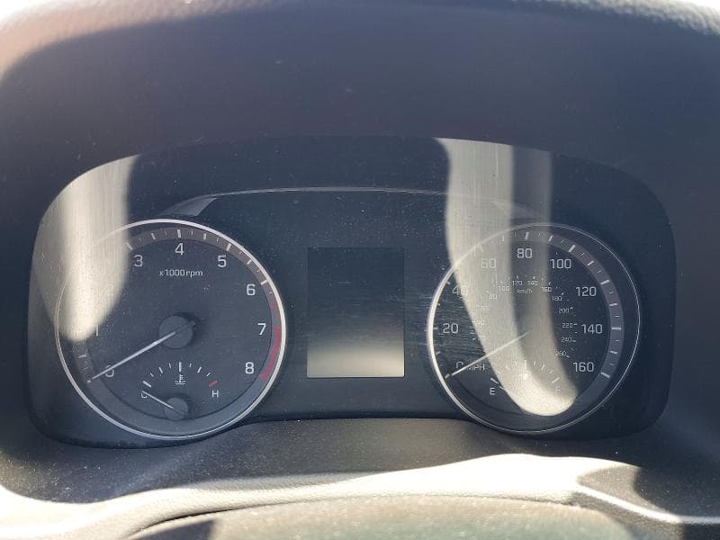 2017 HYUNDAI ELANTRA 9