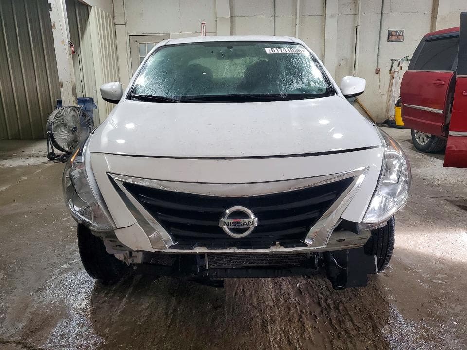 2018 NISSAN VERSA SV 5