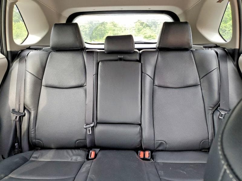 2025 TOYOTA RAV4 XLE 10
