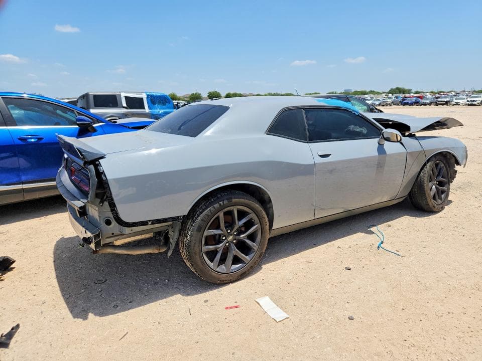 2022 DODGE CHALLENGER SXT 3