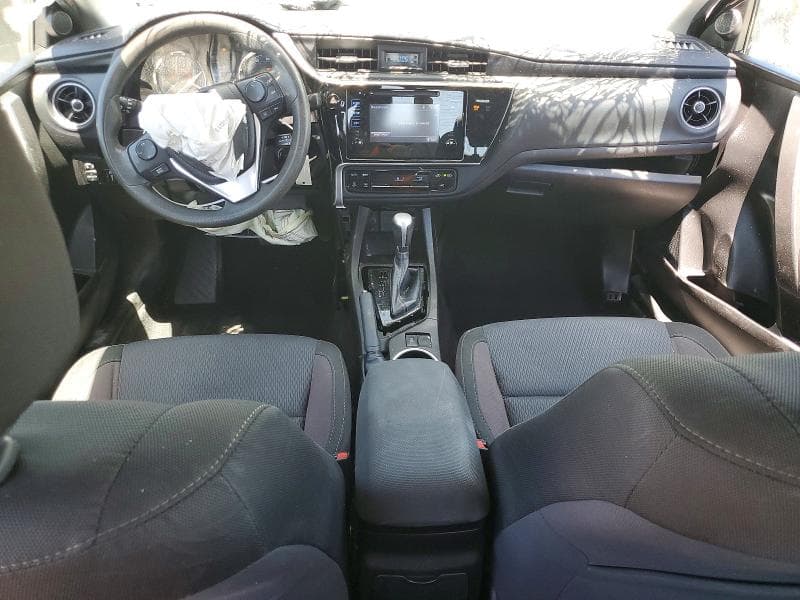 2017 TOYOTA COROLLA LE 8