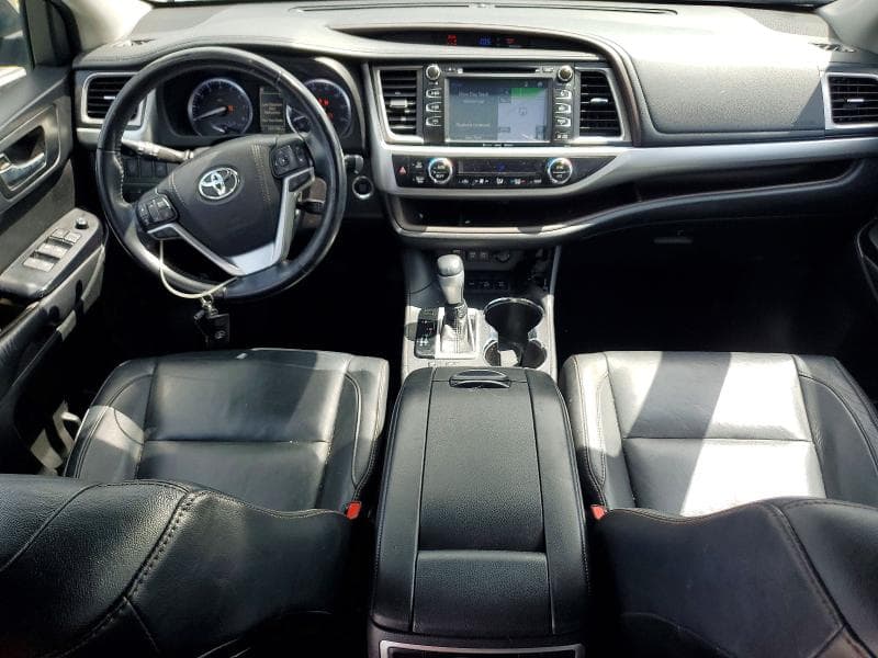 2018 TOYOTA HIGHLANDER XLE 8
