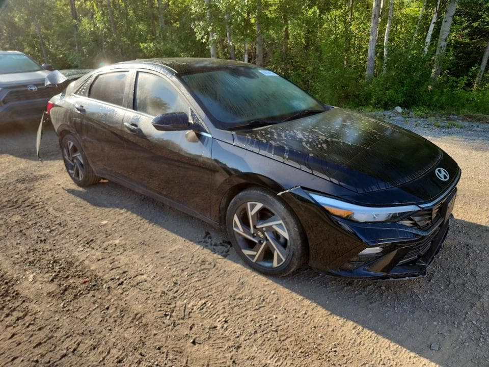 2024 HYUNDAI ELANTRA LUXURY 4