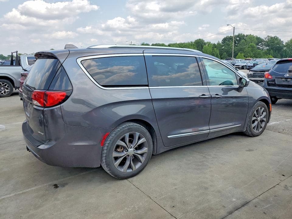 2017 CHRYSLER PACIFICA LIMITED 3