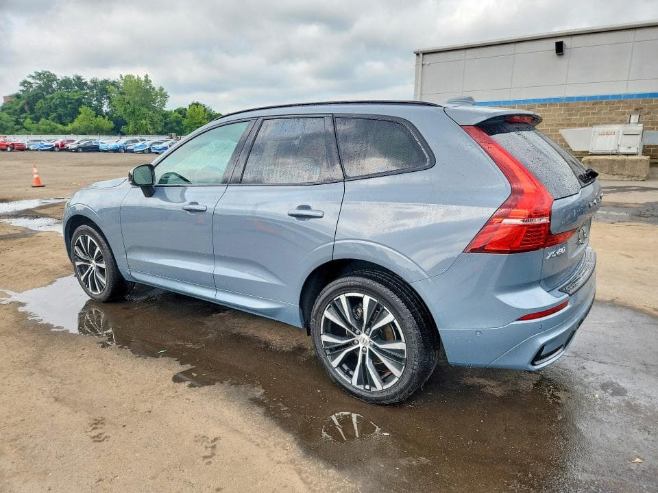 2024 VOLVO XC60 PLUS 2