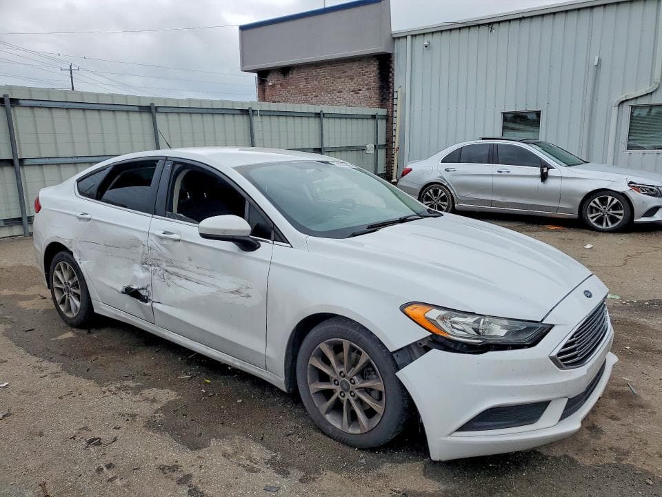 2017 FORD FUSION SE 4