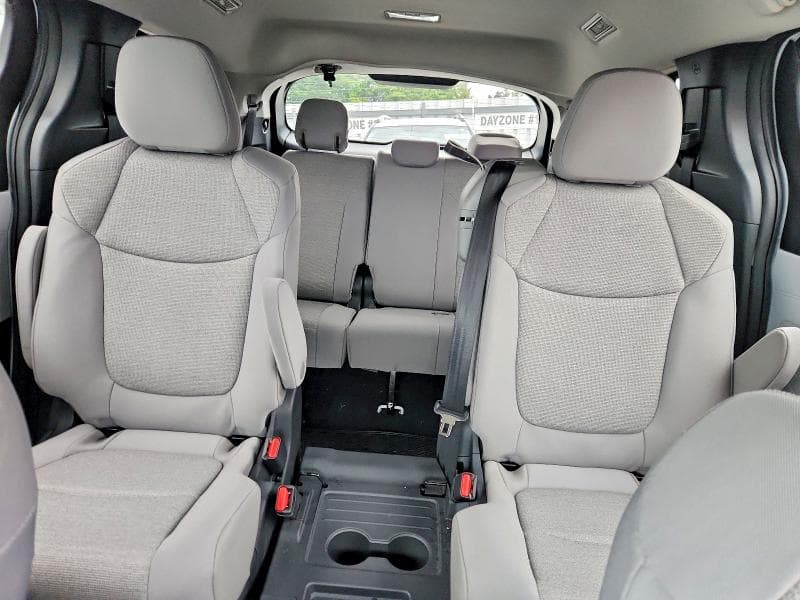 2026 TOYOTA SIENNA LE 10