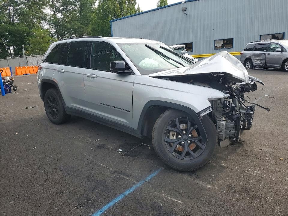 2025 JEEP GRAND CHEROKEE LAREDO 4