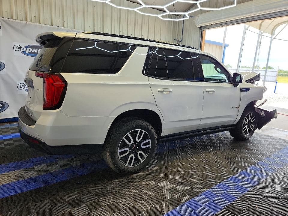 2022 GMC YUKON AT4 3