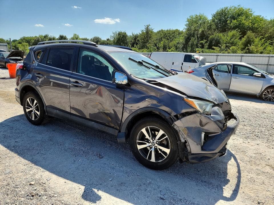 2018 TOYOTA RAV4 XLE 4