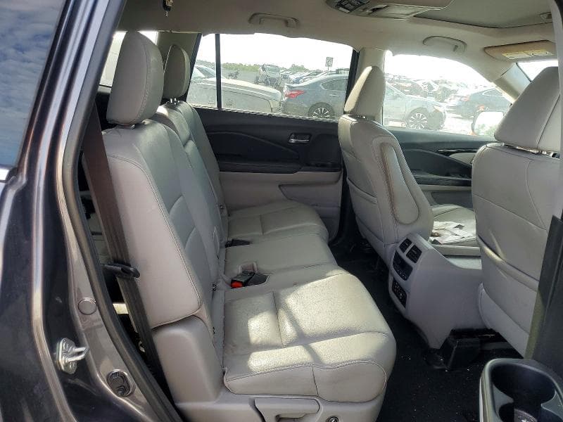 2017 HONDA PILOT TOURING 11
