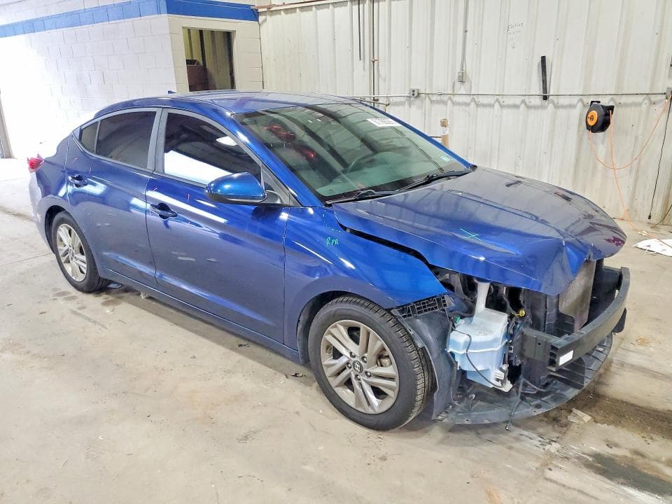 2019 HYUNDAI ELANTRA SEL 4