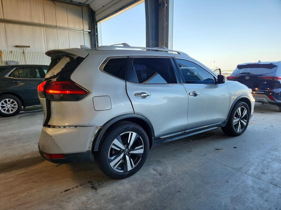2017 NISSAN ROGUE SV 3