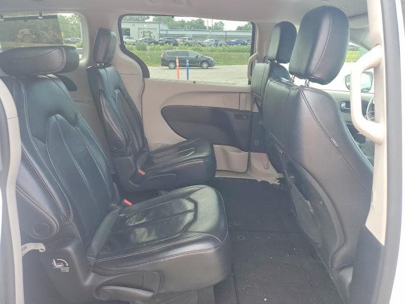 2022 CHRYSLER PACIFICA TOURING L 11