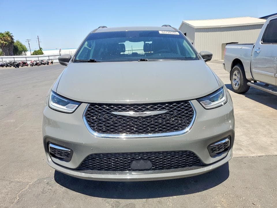 2022 CHRYSLER PACIFICA TOURING L 5