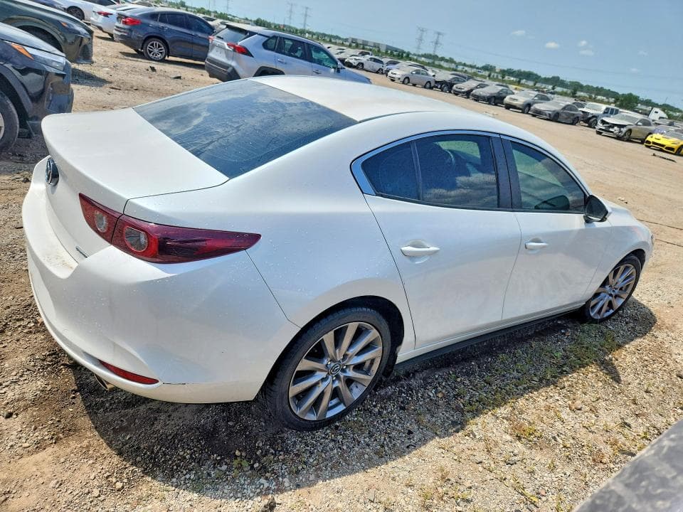 2022 MAZDA 3 SELECT 3