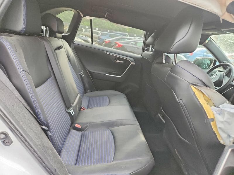 2025 TOYOTA RAV4 XSE 11