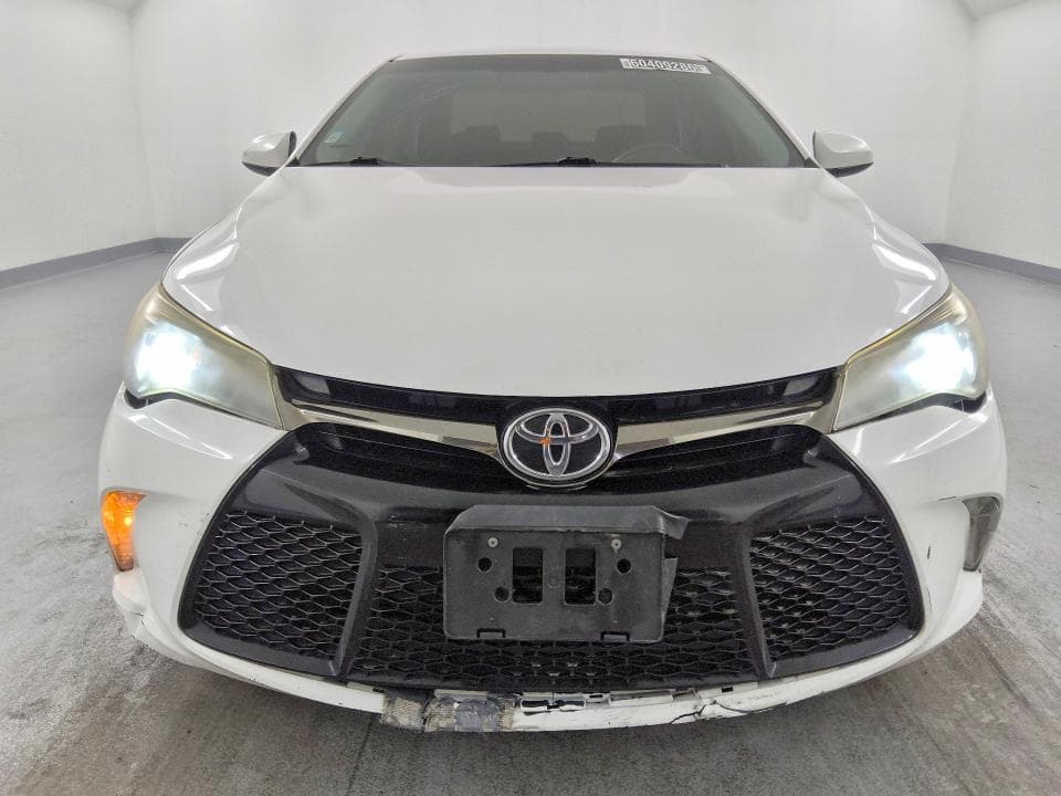 2017 TOYOTA CAMRY SE 5