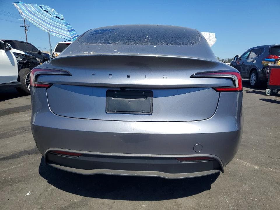 2026 TESLA MODEL 3 6