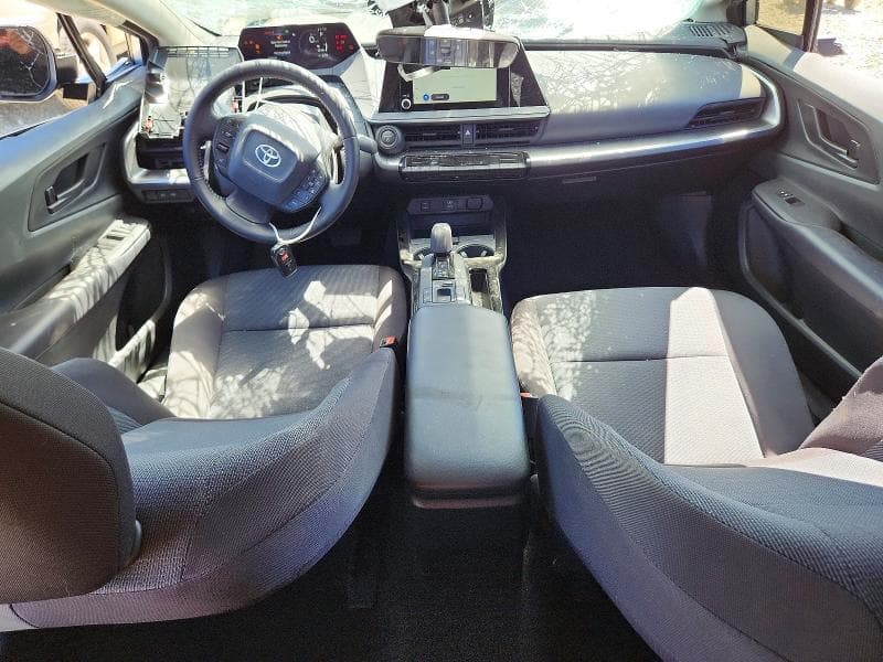 2025 TOYOTA PRIUS LE 8