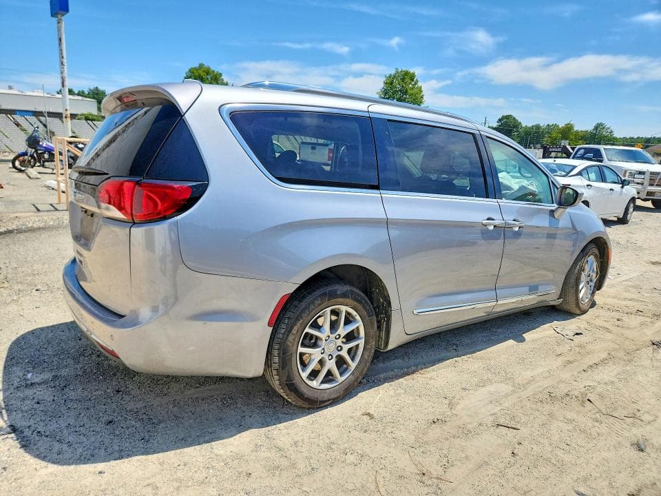 2020 CHRYSLER PACIFICA TOURING L 3