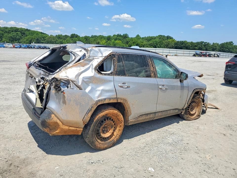 2020 TOYOTA RAV4 LE 3