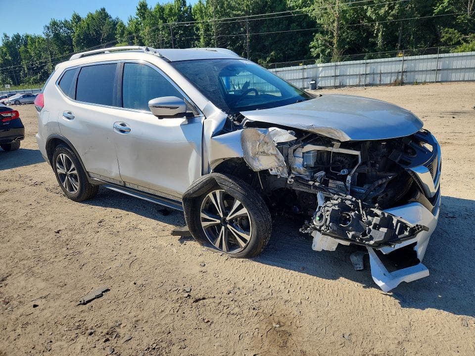 2017 NISSAN ROGUE SL 4