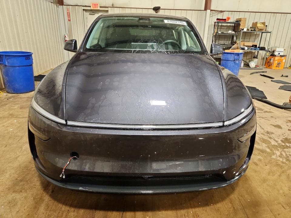 2026 TESLA MODEL Y 5
