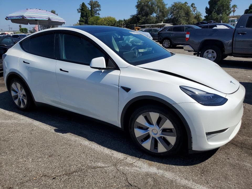 2023 TESLA MODEL Y 4