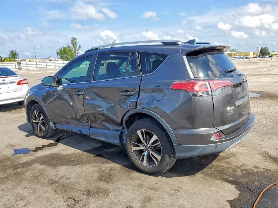 2018 TOYOTA RAV4 XLE 2