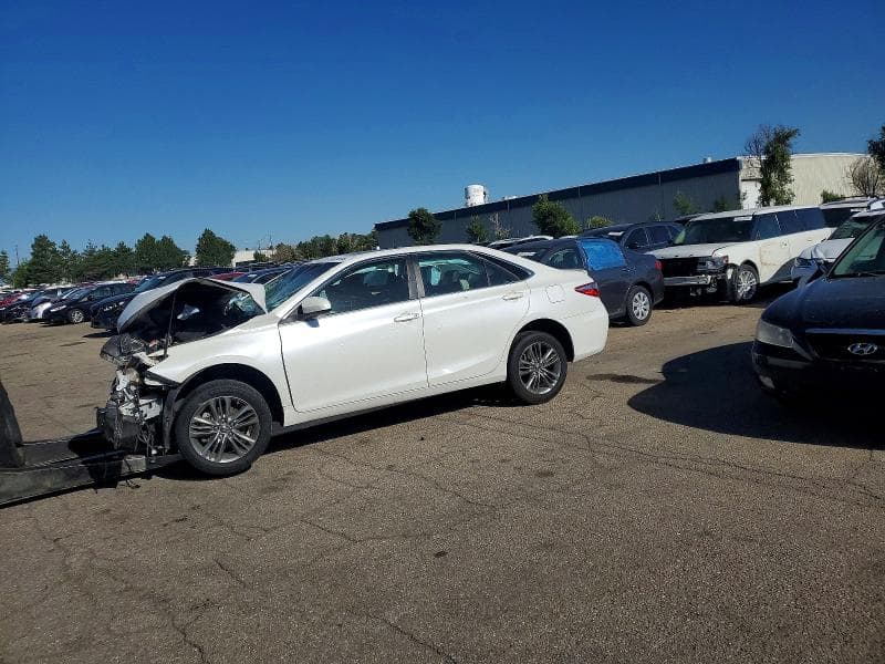 2017 TOYOTA CAMRY SE
