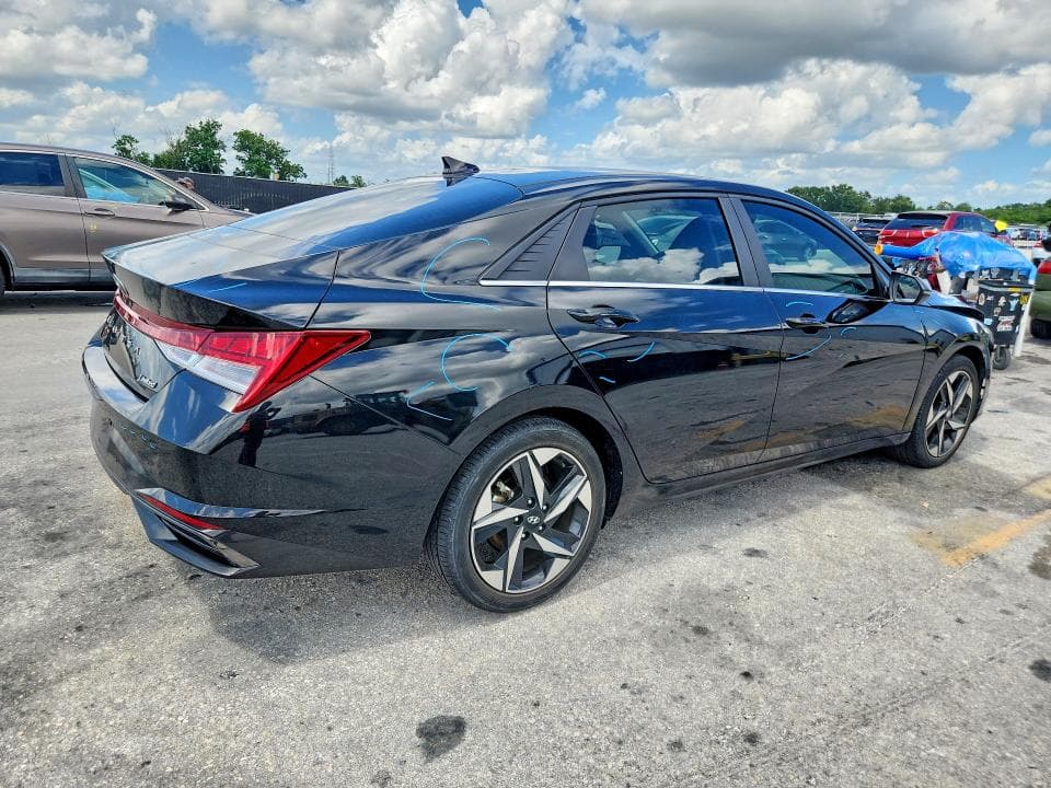 2023 HYUNDAI ELANTRA LIMITED 3