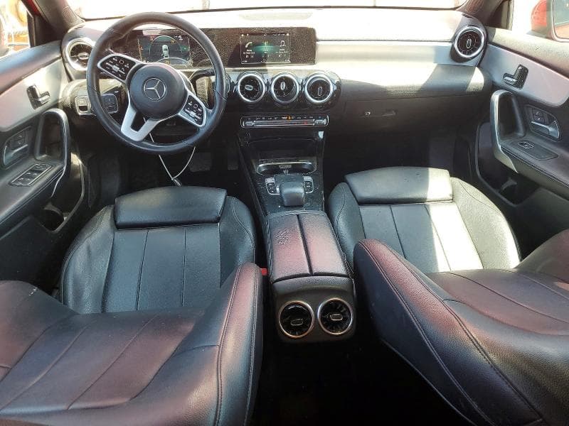 2019 MERCEDES-BENZ A 220 8