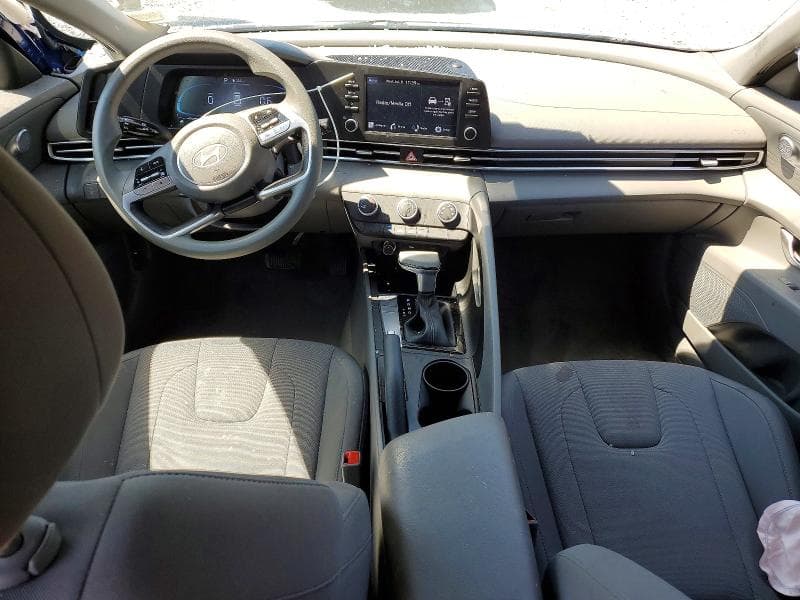 2024 HYUNDAI ELANTRA SE 8