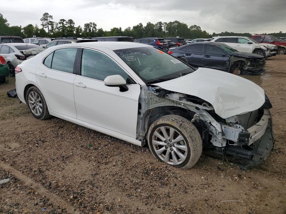2020 TOYOTA CAMRY LE 4