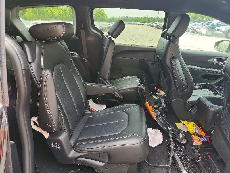2026 CHRYSLER PACIFICA SELECT 11