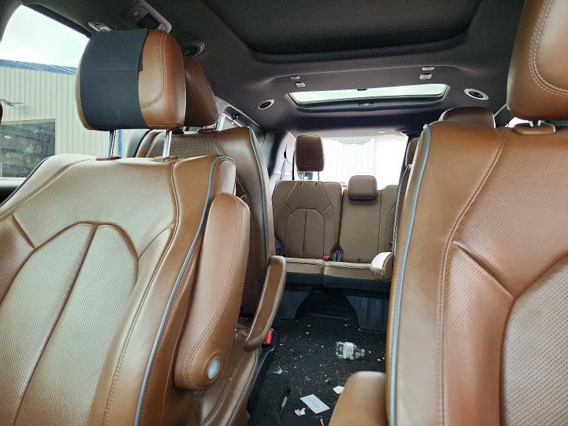 2020 CHRYSLER PACIFICA LIMITED 10
