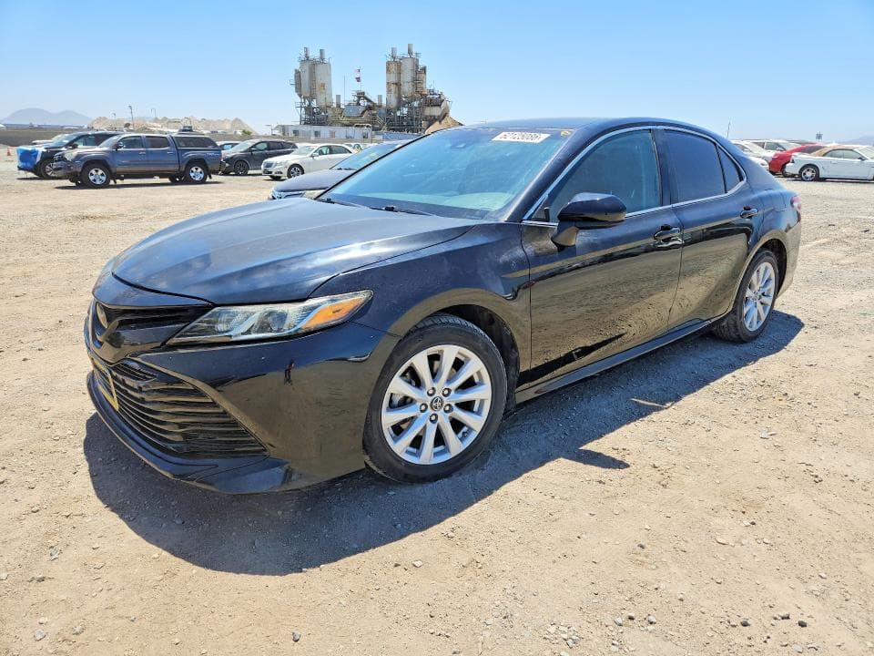 2018 TOYOTA CAMRY LE - 1