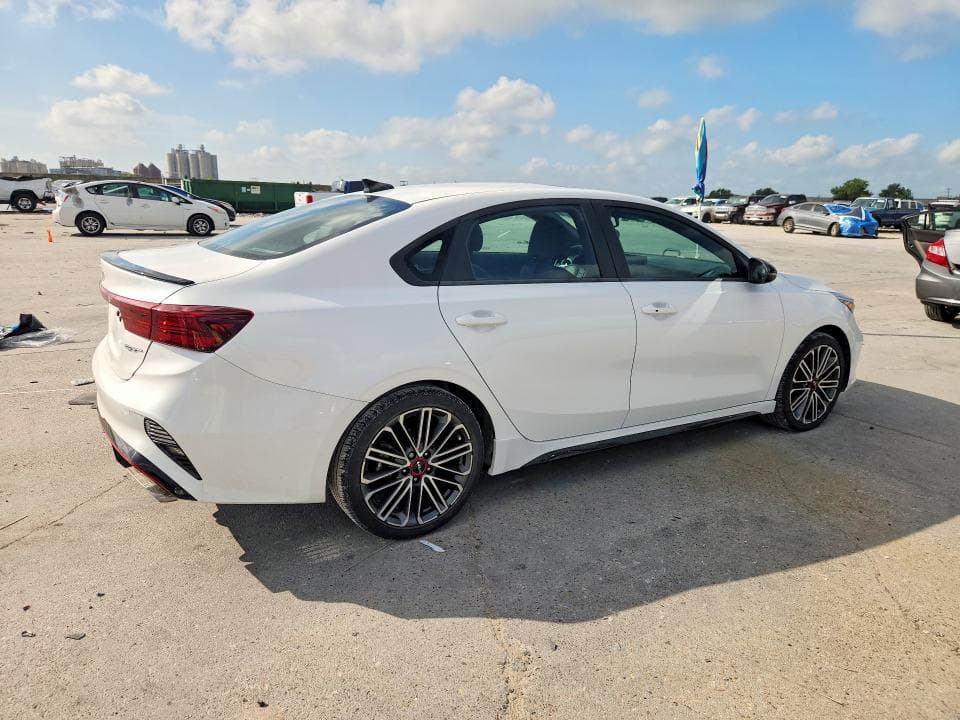 2023 KIA FORTE GT 3