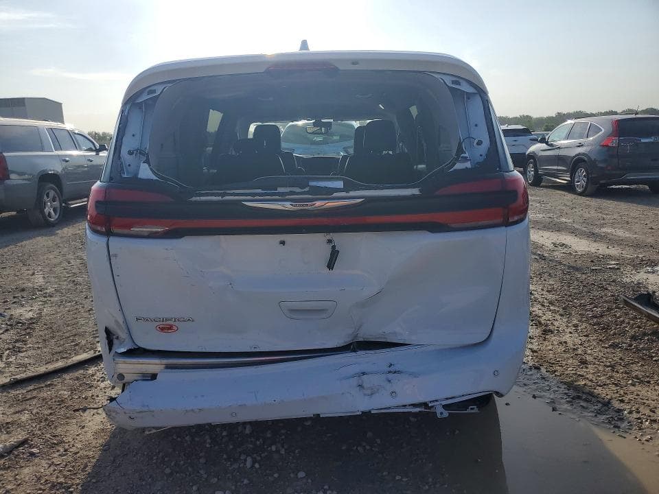 2022 CHRYSLER PACIFICA TOURING L 6