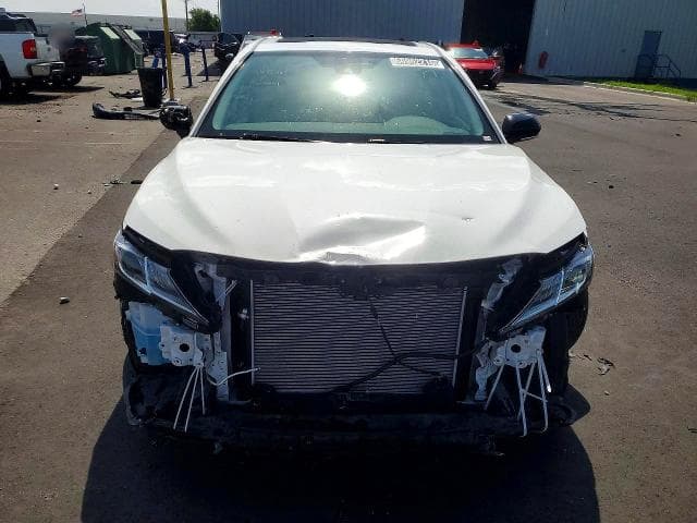 2020 TOYOTA CAMRY SE 5