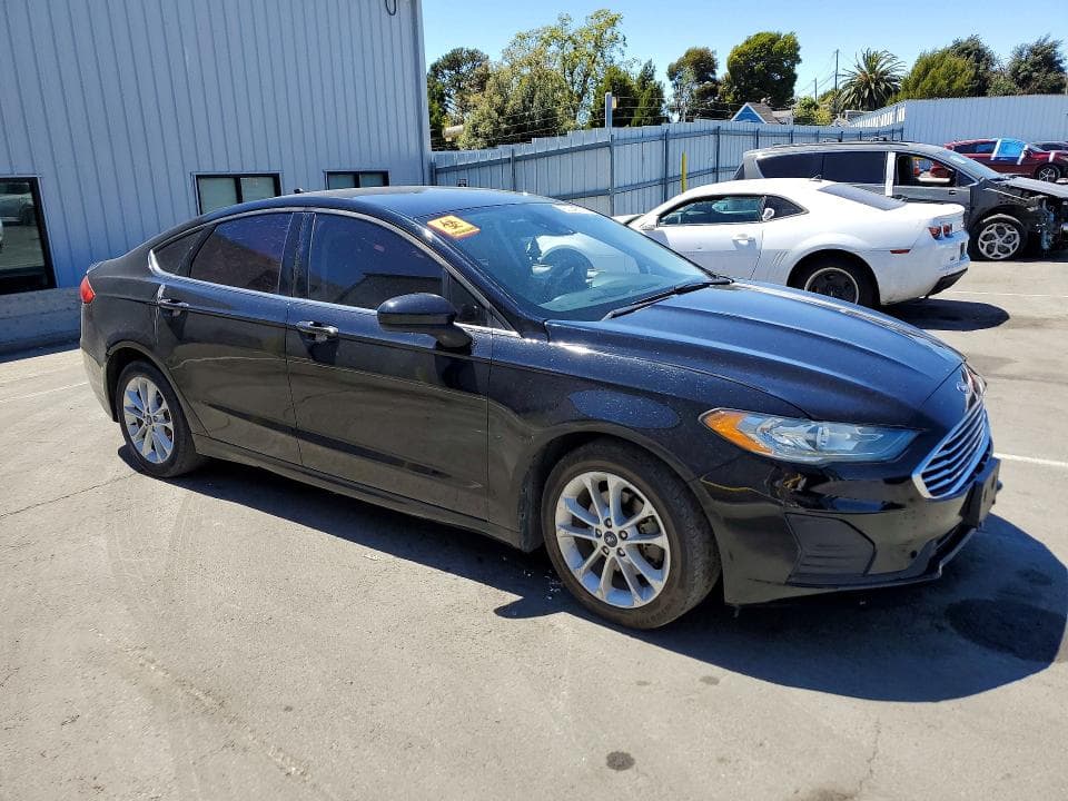 2019 FORD FUSION SE 4